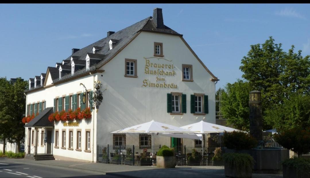 Zum Simonbraeu Hotel Bitburg Exterior photo